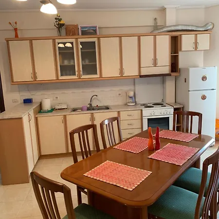 Apartment με θεα